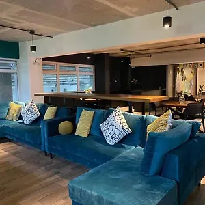 https://pamplona502-a-5-minutos-del-aeropuerto.guatemalaantiguahotels.com