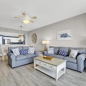https://resort-the-blue-dolphin-at-majestic-beach.panamacity-beachhotels.com